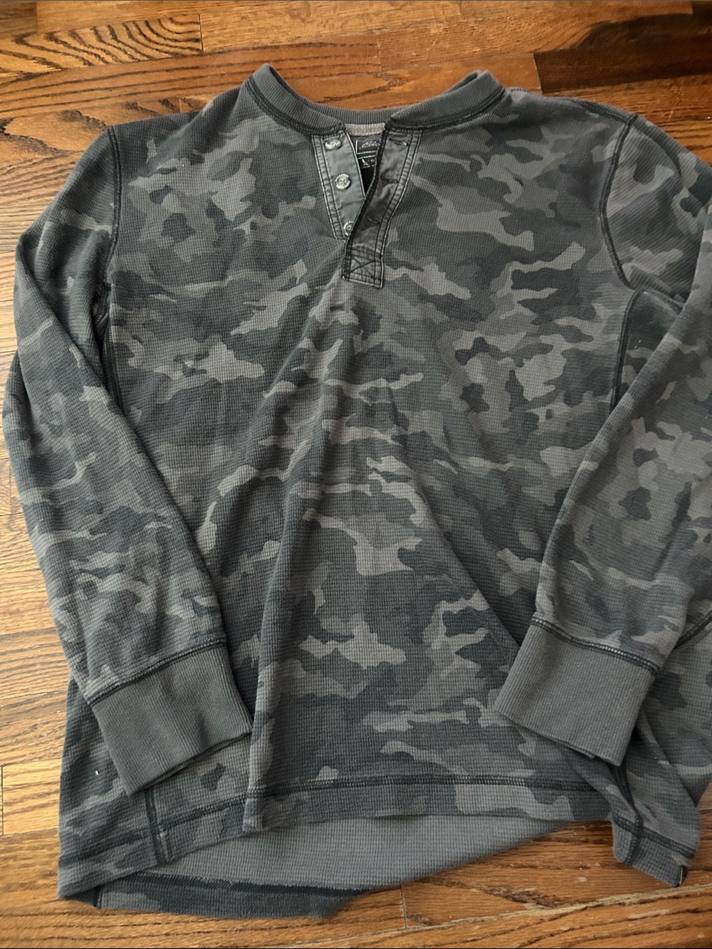 Eddie Bauer Men's Long Sleeve Henley Waffle Camo Thermal - Black Gray